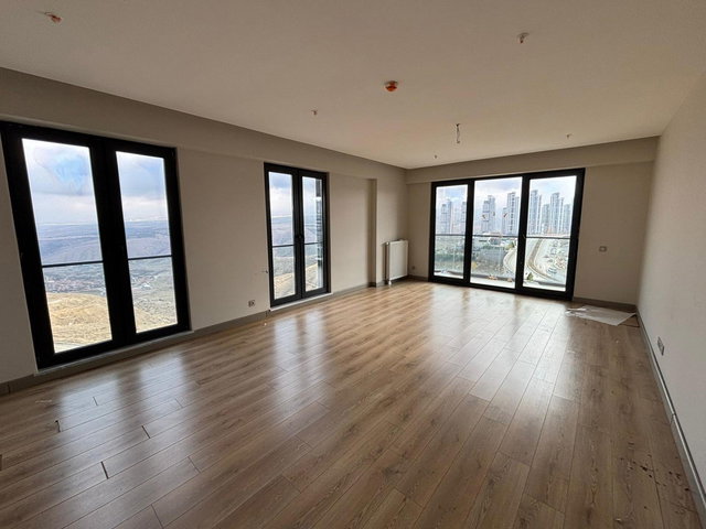 BAŞKENT EMLAK KONUTLARI'NDA, VADİ MANZARALI, 4+1 SATILIK DAİRE