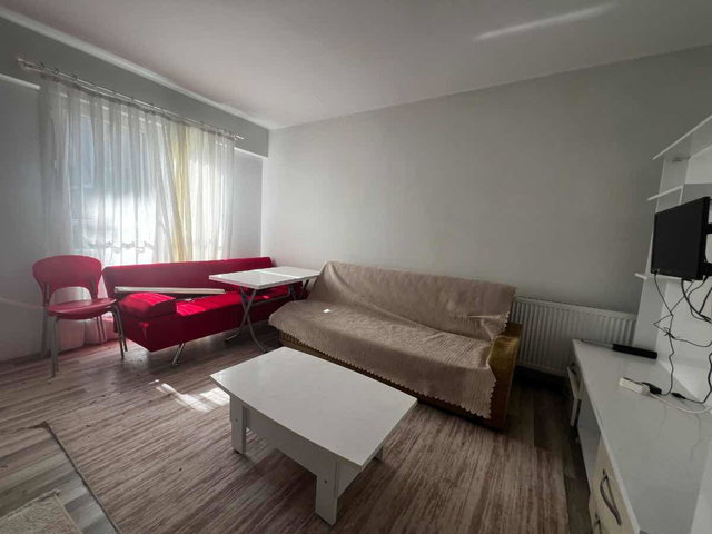 REMAX MODEL DEN ZEYTİNKÖY DE SITE IÇERISINDE 1+1 EŞYALI SATILIK APART