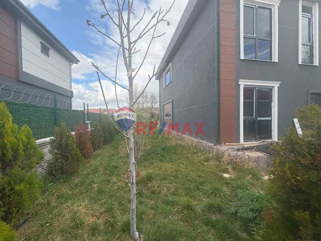 AKYURT GÜZELHİSAR'DA KULLANIMA HAZIR İSKANILI SATILIK LÜKS VİLLA