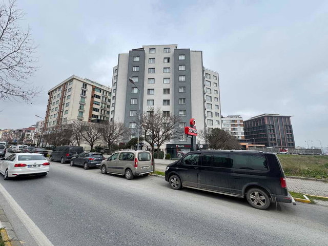 BEYLİKDÜZÜ ADNAN KAHVECİ MH OKYANUS APT GÜNEY CEPHE GENİŞ 3+1