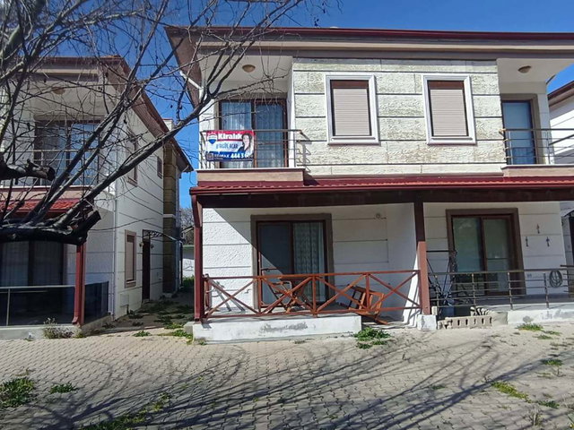 AYVALIK TUZLA MEVKII EŞYALI KIRALIK VILLA