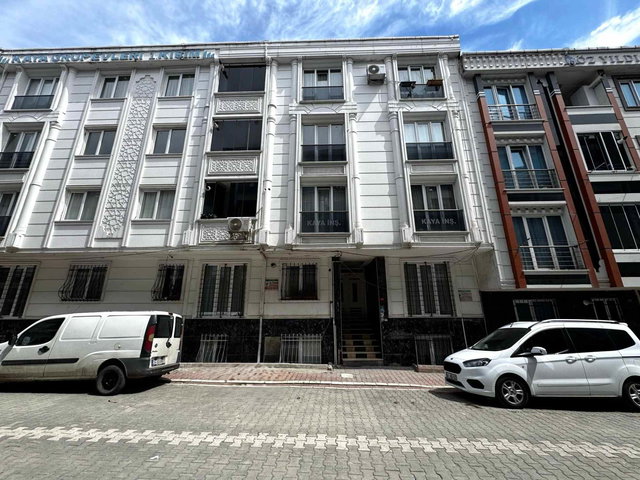 SATILIK 2+1 BAHÇE KATI ,GENİŞ FERAH İÇ MEKAN ,BÜYÜK BALKONLU