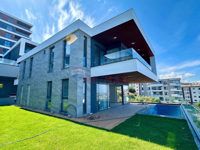 YALINCAK MAHAL 12 SİTESİNDE KİRALIK SIFIR 4+1 VİLLA