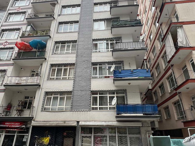 DEMETGÜL METRO YAKINI SATILIK BAKIMLI MASRAFSIZ GENİŞ 3+1 DAİRE