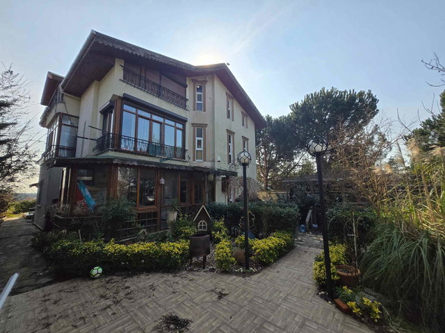 REMAX ASHILL BEYKOZ BAKLACI 825M2 MÜSTAKIL ARSA İLE MÜSTAKIL EV