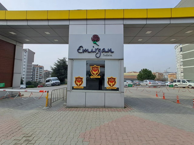 BAŞAKŞEHIR 5. ETAP EMIRGAN SITESI’NDE CADDE ÜZERI, METROYA YÜRÜME MESAFESINDE KIRALIK 2+1 DAIRE