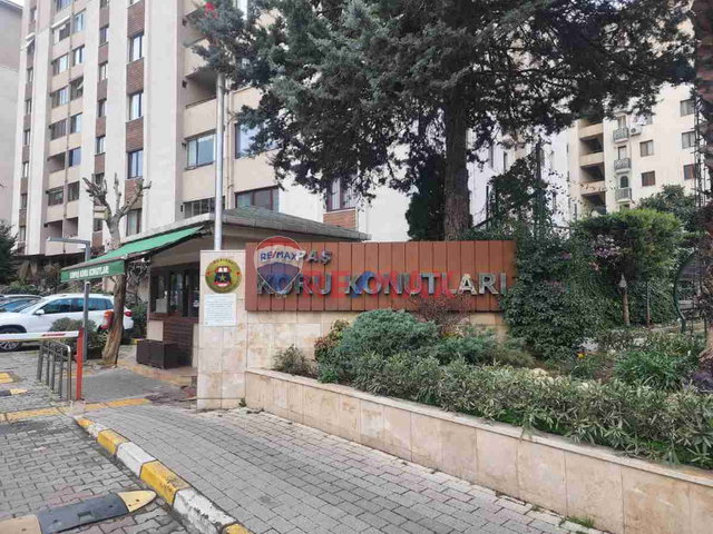 ATAŞEHİR SİNPAŞ KORU KONUTLARI'NDA TADİLATLI 2+1 SATILIK DAİRE