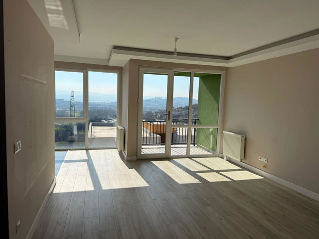 İZMİT ÇAYIRKÖY SEMT KOCAELİ SİTESİNDE SATILIK  2+1 BOŞ  DAİRE