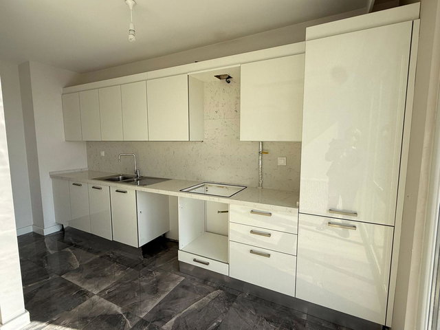 İZMİT ÇAYIRKÖY SEMT KOCAELİ SİTESİNDE SATILIK  2+1 BOŞ  DAİRE