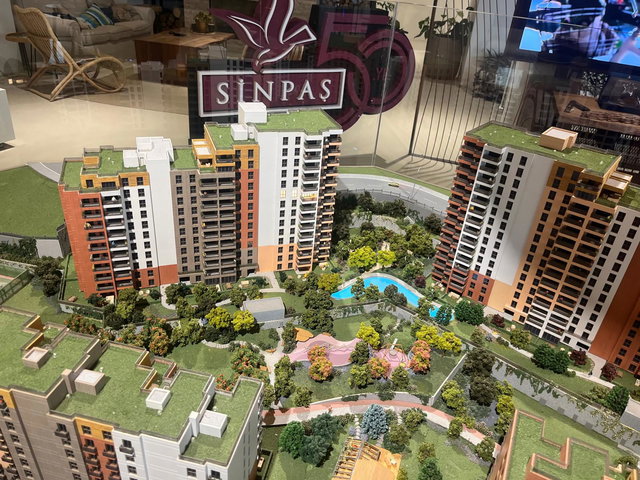 SİNPAŞ KORU AURA–SİTE İÇİNDE EN İYİ KONUMDA, PEYZAJ MANZARALI 2+1 DAİRE