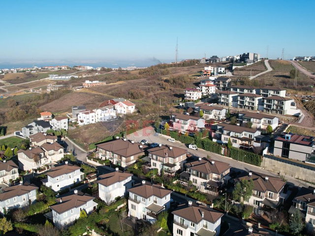 YALOVA REMAX ŞEHİR'DEN SAKURA PARK'TA SATILIK LÜKS VİLLA