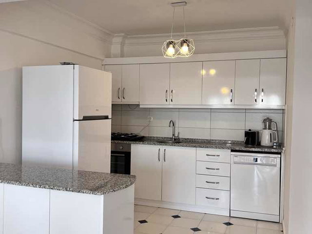 ÇEŞME MERKEZDE DENİZ MANZARALI 3+1 KİRALIK DAİRE