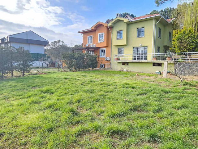 USKUMRUKÖY ARIKÖY'DE 4+1 BAHÇELI KIRALIK VILLA