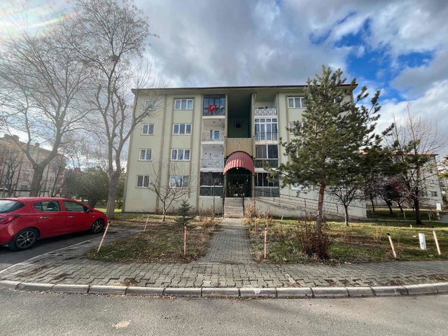 REMAX DEM'DEN ÇARŞI TOKİ DE FERAH 3+1 KİRALIK DAİRE