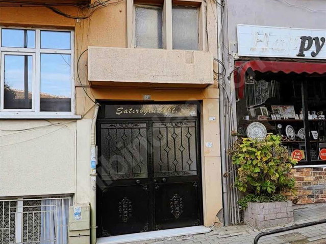 İZMIT MERKEZDE YENILENMIŞ 2+1 SATILIK DAIRE