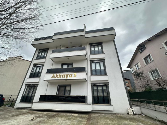 İZMIT YENIŞEHIR MH. SATILIK GENIŞ 3+1 DAIRE