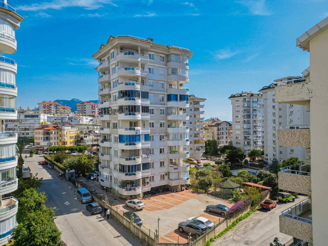 ALANYA CIKCILLI'DE MERKEZI SITE İÇINDE ARA KAT SATILIK 3+1 DAIRE