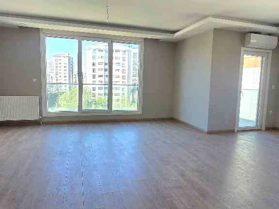 ERENKÖY DİVAN PASTANESİNİN SOKAĞIN DA 3+1 120 MT2 NET SIFIR ÖNÜ KAPANMAZ DAİRE