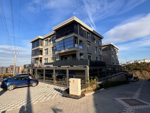 BAŞİSKELE TINAZTEPE ' DE DENİZ MANZARALI SIFIR 2+1 KİRALIK DAİRE