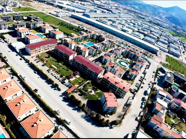 MURADİYE & KARAALİ VILLALAR BÖLGESINDE SITE IÇINDE GENIŞ SATILIK 2+1 DAIRE