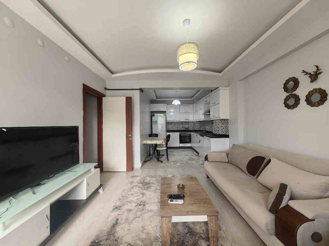 URLA ZEYTİNALANI'NDA MERKEZİ KONUMDA SATILIK 3+1 DAİRE