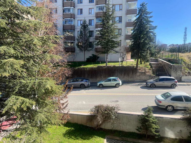 ÇUKURAMBAR'DA 3 GENİŞ BALKONLU FERAH DAİRE