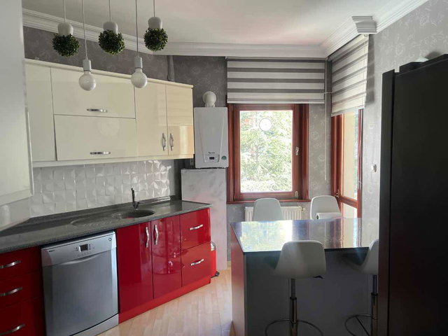 ÇUKURAMBAR'DA 3 GENİŞ BALKONLU FERAH DAİRE