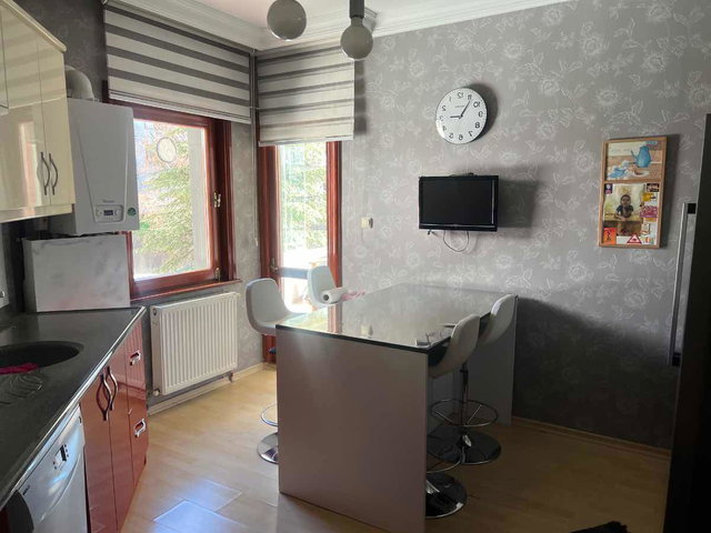 ÇUKURAMBAR'DA 3 GENİŞ BALKONLU FERAH DAİRE