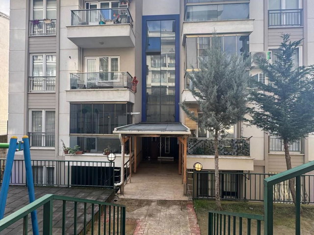 GÜNDOĞDU MAHALLESİ'NDE SATILIK 3+1 ARAKAT DAİRE