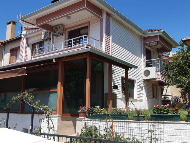DENIZE SIFIR SEZONLUK KIRALIK VILLA | ÖZEL PLAJLI SITE İÇINDE