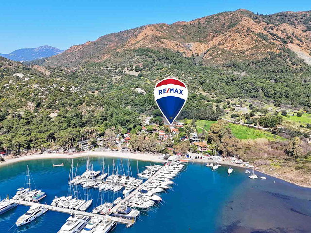 MARMARIS ADAKÖY’DE, DENIZE 70 METRE MESAFEDE SATILIK ULTRA LÜKS MÜSTAKIL VILLA (5+2)