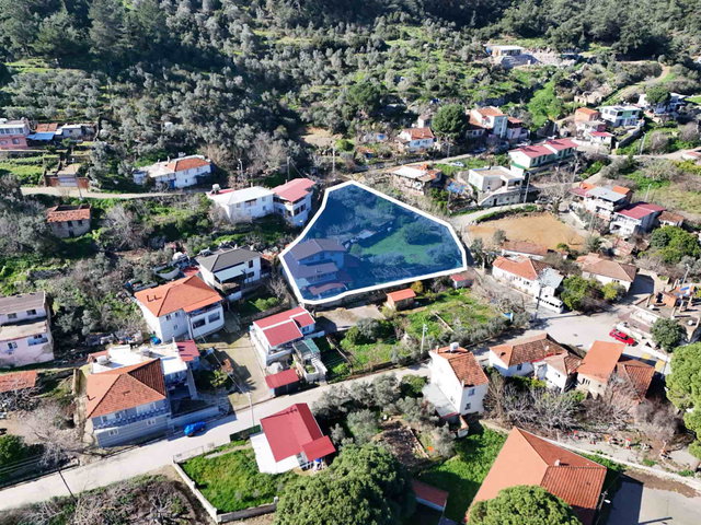 İZMIR MENDERES AHMETBEYLI'DE SATILIK 5+1 TRIPLEKS MÜSTAKIL EV