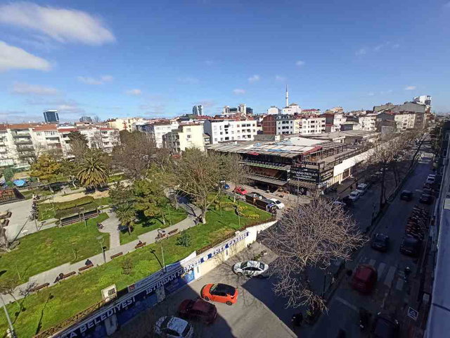 ​SAĞMALCILAR METRO YANI / PARK CEPHELİ / ÖNÜ TAMAMEN AÇIK