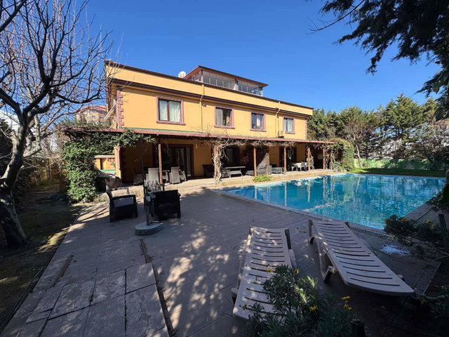 REMAX TEN BÜYÜKÇEKMECE'DE 16 ODA VE HAVUZLU 1006 M2 ARSALI VİLLA