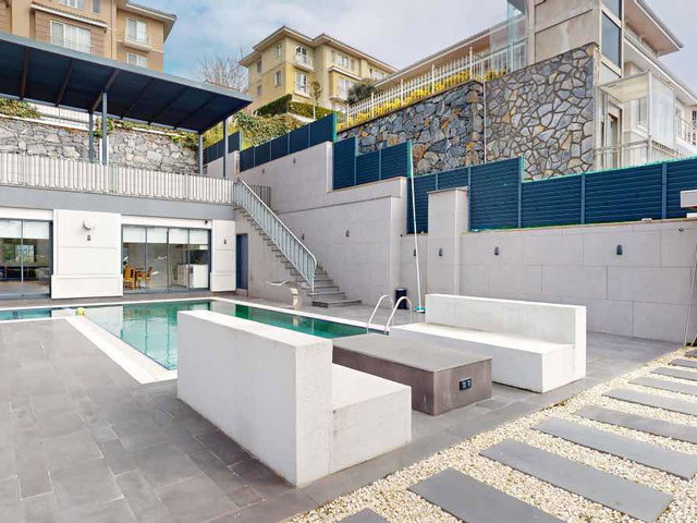 BAHÇEŞEHIR GÜNIŞIĞI EVLERI SATILIK ÖZEL TASARIM VILLA