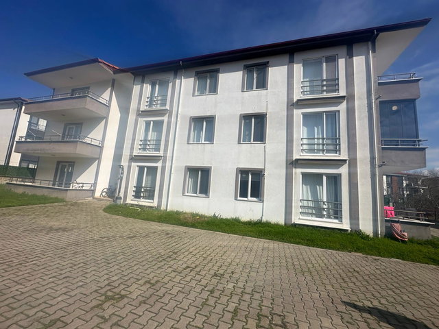 REMAX MAVİ'DEN KARASU AZİZİYE'DE KİLERLİ 2+1 EŞYALI DAİRE