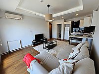 BAHÇEŞEHİR'DE FULL MANZARALI ANA CADDE ÜSTÜ SATILIK 1+1