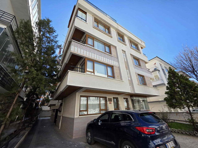 EMEK MAHALLESINDE 7.CADDE'YE YAKIN SATILIK 4+1 TERS DUBLEKS DAIRE