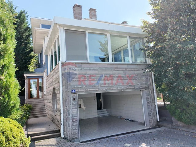REMAX VOGUE'DEN DOSTKENT SİTESİNDE 7+2 4 KATLI 455 M2 SATILIK VİLLA