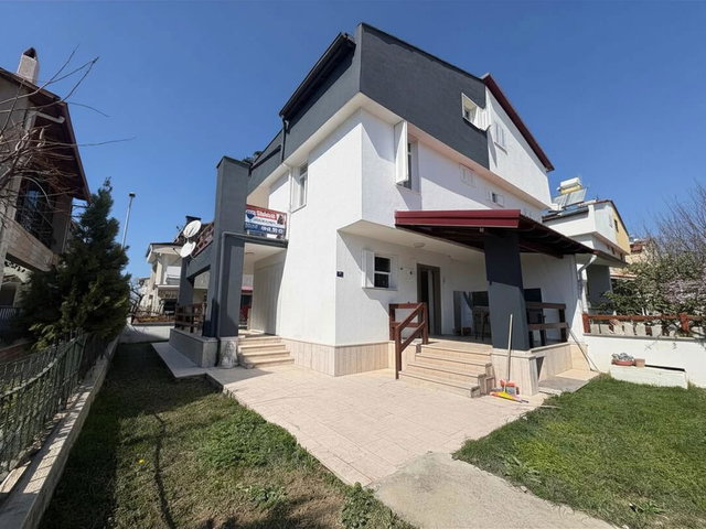 KUŞADASI PINARKENT SİTESİNDE 4+1 BAHÇELİ TRİPLEKS VİLLA |DÜŞLER YAKASI SAHİLE 500 M | YENİ TADİLATL