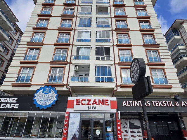 GAZİ MAHALLESİ’NDE CADDE ÜSTÜNDE SATILIK GÜNEY CEPHE 3+1 DAİRE