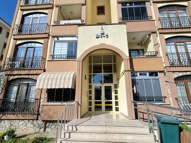 REMAX BEYAZ YUNUSELİ MAHALLESİNDE ARA KAT 2+1 KİRALIK DAİRE
