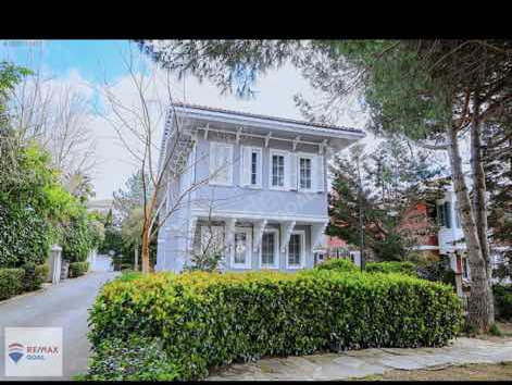 KEMER COUNTRY ANA FAZDA YENİLENMİŞ SATILIK 4+2 VİLLA