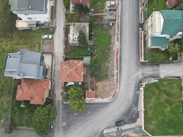 CAMI MAH. EN GÜZEL KONUMUNDA 248 M² ARSA ÜZERINDE MÜSTAKIL EV