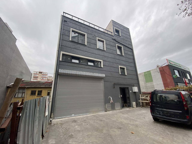 REMAX | İÇERENKÖY SIFIR BINA METROYA YAKIN KIRALIK 1+1