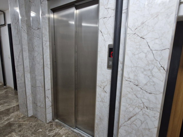 CUMHURİYET MAHALLESİ YENİ BİNADA SATILIK 2+1 KULLANIŞLI DAİRE