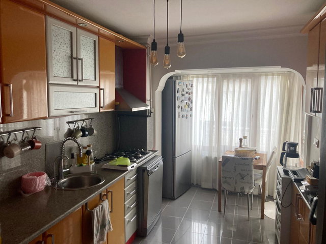 KARABAĞLAR ADNAN SÜVARI'DE MERKEZI KONUMDA 3+1 DAIRE