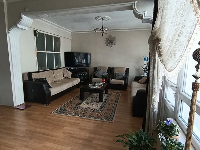 REMAXPARLA  KADIKÖY'E SATILIK FIRSAT 3+1