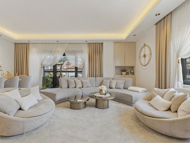 ALANYA OBADA SALUR KENT SİTESİNDE 300M² LÜKS EŞYALI 5+1 DUBLEKS