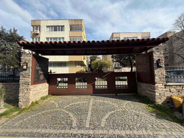 KOŞUYOLU SADIKA SABANCI 2 SİTESİ SATILIK FIRSAT SATILIK 2+1 /BOŞ